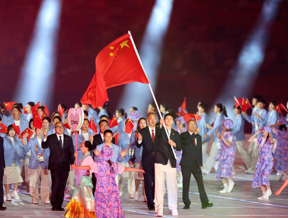亚运会开幕式太诡异，日本又玩砸了！伊朗提前离场，退场秩序混乱